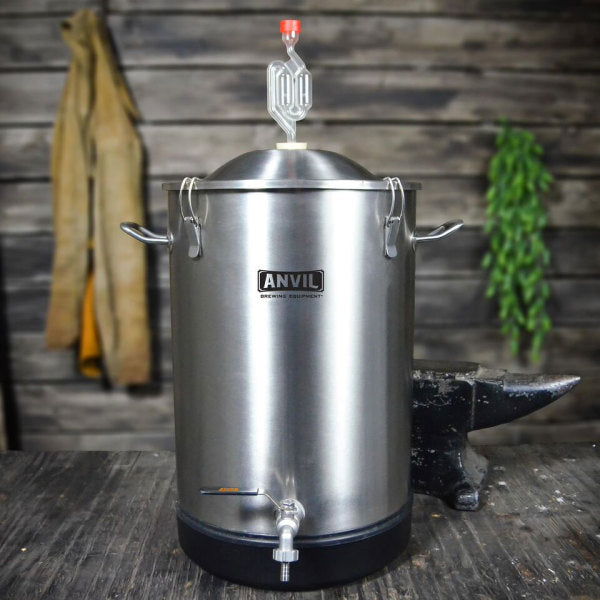 7.5 Gallon Anvil Stainless Steel Bucket Fermentor for Wine and Beer Fermentation