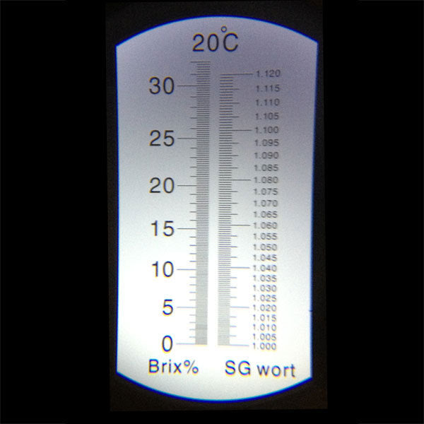 Refractometer Brix and Specific Gravity Readings with Automatic Temperature Correction